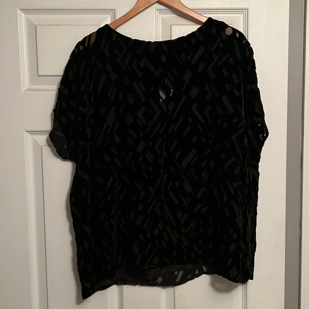 😀 Eileen Fisher size medium top